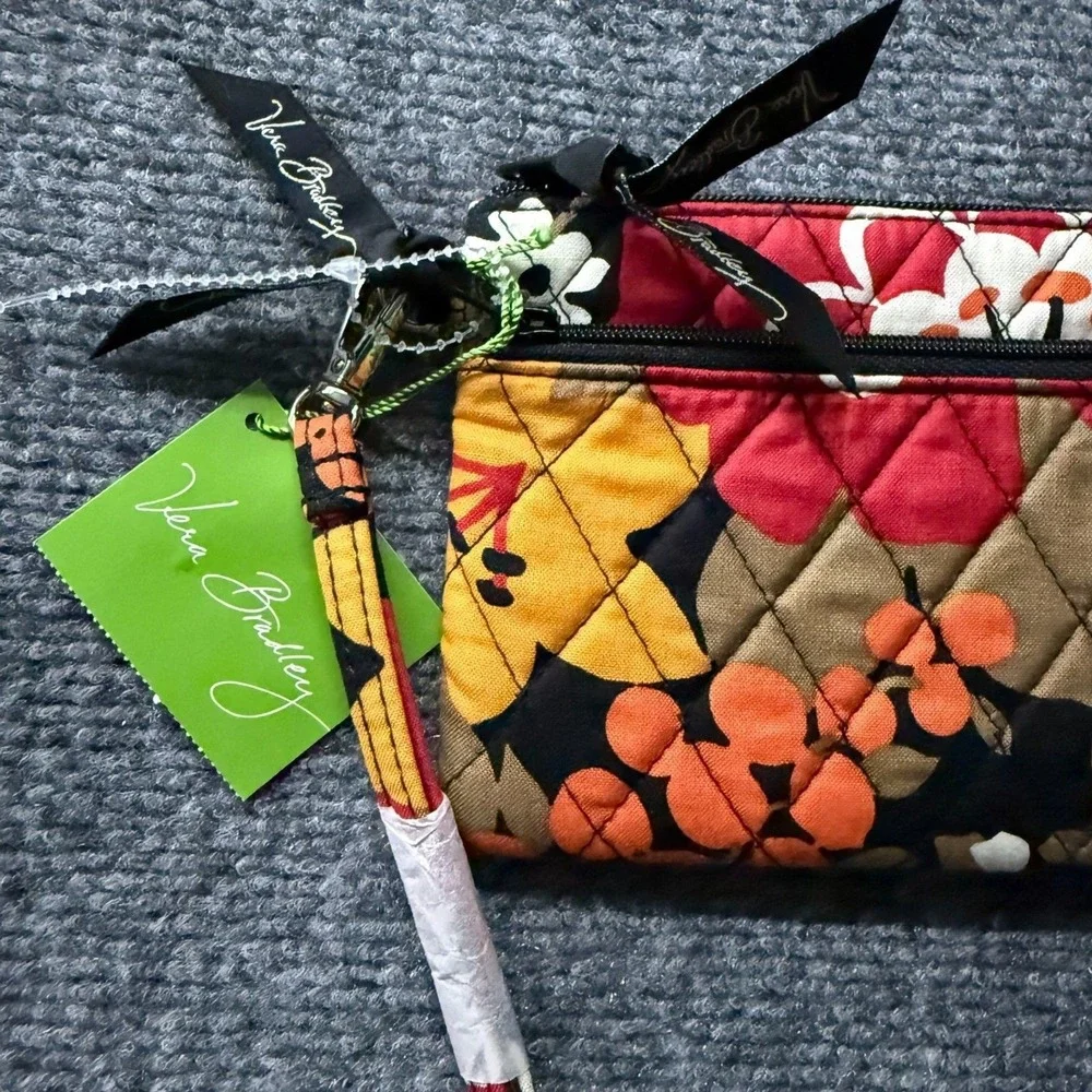 Vera Bradley Wristlet Wallet Red Bittersweet Floral Quilted‎ Card Holder Hippie - Picture 2 of 9